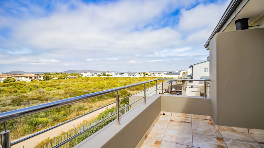 4 Bedroom Property for Sale in Sunset Estate Western Cape